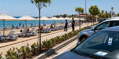 Yumurtalık’ta şezlong ve otoparklarda yeni uygulama