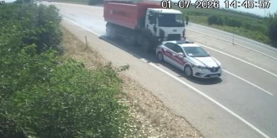 İmamoğlu’nda kamyon jandarma aracına çarptı: 2 asker yaralandı