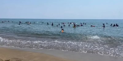 Adana’daki çocuklar deniz kampında keyifli vakit geçirdi