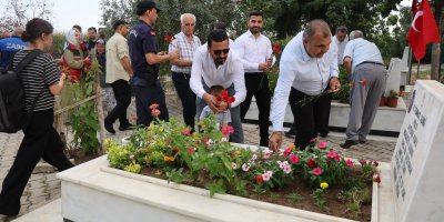 Kozan’da 15 Temmuz şehidi Aytekin Kuru kabri başında anıldı