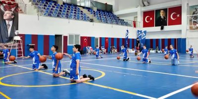 Yüreğir’de çocuklar yaz tatilini sporla geçiriyor