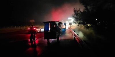Kozan’da elektrikli motosiklet alev aldı