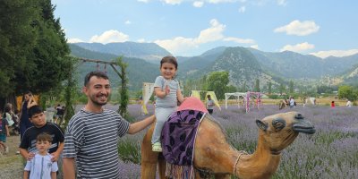 Feke’nin lavanta bahçeleri ziyaretçilerin yeni gözdesi oldu