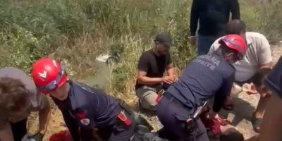 Adana’da otomobil sulama kanalına uçtu: 2 kadının kalbi masajla yeniden çalıştırıldı