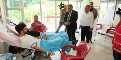 Adana Büyükşehir personelinden kan ve kök hücre bağışı