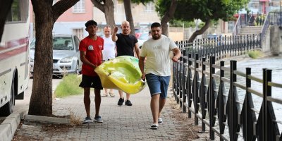 Adana’da sulama kanalı nöbeti: Mahalleli çocuklar için gönüllü cankurtaran ekibi kurdu