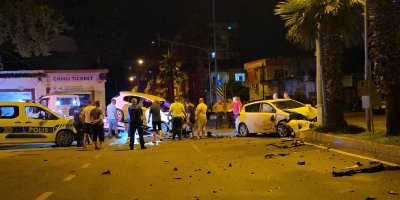Kozan’da kavşakta iki otomobil çarpıştı: 1 yaralı