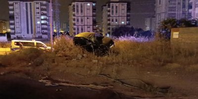 Kozan’da otomobil takla attı: 2 kişi yaralandı