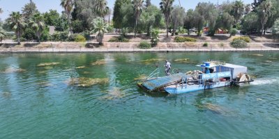 Adana Büyükşehir Belediyesi’nden Seyhan Nehri’nde temizlik çalışması