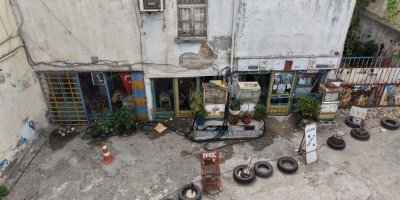 Baba hatırası olan 92 yıllık akaryakıt istasyonu nostaljik görünümüyle dikkat çekiyor