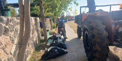 Yumurtalık’ta sahil ve parklarda temizlik çalışması