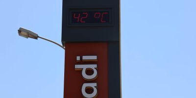 Adana’da sıcaklık 42 dereceyi gördü: Hissedilen sıcaklık 50 dereceye ulaştı