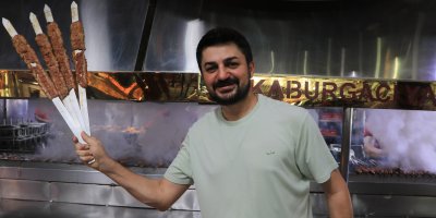 Adanalı kebap ustasından Rubinyan’a davet: “Gelsinler, gerginliği bir kebapla bitiririz”
