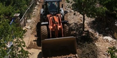 Feke Belediyesi’nden Çondu Mahallesi’nde yol çalışması