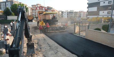Ceyhan’da asfalt çalışmaları sürüyor