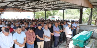 Göçükte hayatını kaybeden Bekir Çelik, Kozan'da toprağa verildi
