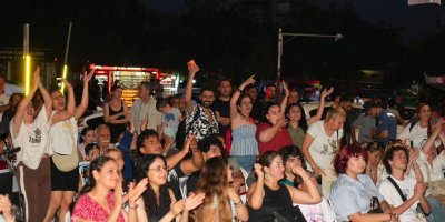 Adana’da “Bi’ Yaz Konserleri” Atatürk Parkı’nda devam ediyor