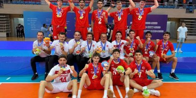 Adanalı sporculardan büyük gurur: TVF Spor Lisesi Erkek Voleybol Takımı dünya şampiyonu oldu