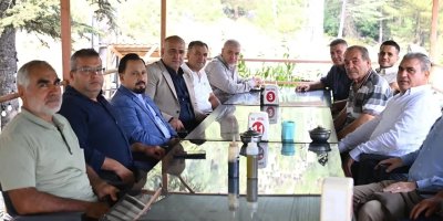 MHP Adana teşkilatı Aladağ’da vatandaşlarla buluştu