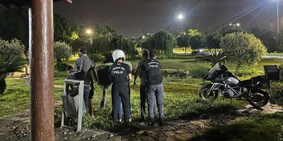 Adana’da narkotik ekiplerinden parklarda denetim