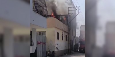 Aile sağlığı merkezinin çatısında korkutan yangın