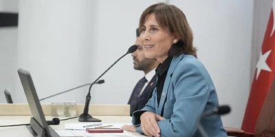 Oya Tekin’den tutukluluğa tepki: “Çocuklarıma ve memleketime kavuşmak için ne yapmalıyım?”