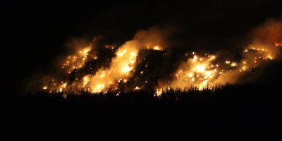 Çukurova’da deprem molozlarının bulunduğu alanda yangın çıktı