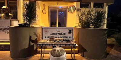 Adana’da kaçak tütün operasyonu: 2 araçta yüzlerce paket sigara ele geçirildi