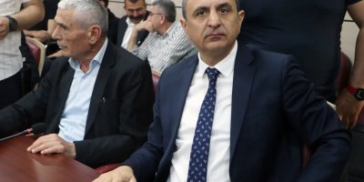 Yüreğir Belediyesi’nde yeni dönem: Tarık Özünal başkanlık makamına oturdu