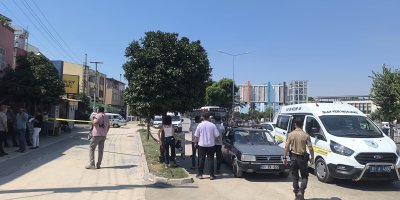 Adana’da önünü kestikleri araca silahlı saldırı: 2 kişi hayatını kaybetti, 3 kişi yaralandı