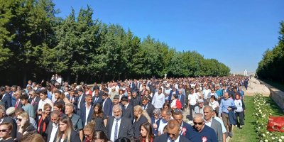 CHP’nin 103. kuruluş yıl dönümünde Adana’dan Ankara’ya yoğun katılım