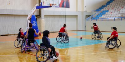 Millilerin Avrupa Şampiyonası kampı Adana’da