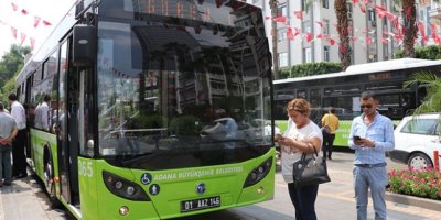 Adana’da eğitimin ilk günü öğrenci ve velilere ücretsiz ulaşım