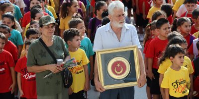 Şehit Samet Özkan’ın anne ve babası, oğullarının adının yaşatıldığı okulda öğrencilerle buluştu