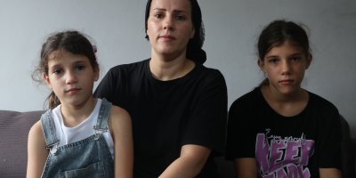 Adana’da biyonik kulak desteği: 11 yaşındaki Ayşegül yeniden duymaya başladı