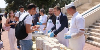 Çukurova Üniversitesi yeni döneme pilav günüyle başladı