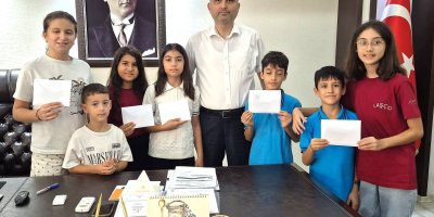 Kozan’da çocuklardan örnek dayanışma: Topladıkları 15 bin lirayı Kaymakamlığa teslim ettiler