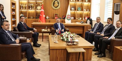 Adalet Bakanı Akın Gürlek’ten Adana Barosu’na ziyaret: Yargı reformu ve avukatların sorunları görüşüldü