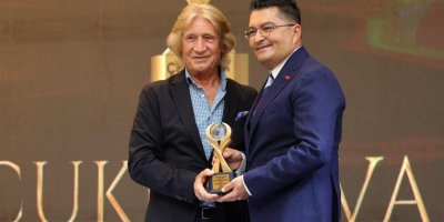 Adana İl Kültür ve Turizm Müdürü Emre Duru’ya “Yılın Turizm Yöneticisi” ödülü