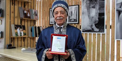 Adana’da 63 yıllık fotoğrafçı Nasır Ökelga yılın ahisi seçildi