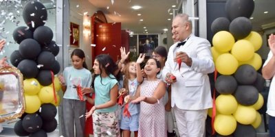 Adana’ya yeni tiyatro salonu: Kaktüs Oyuncuları yeni adresinde perde açtı