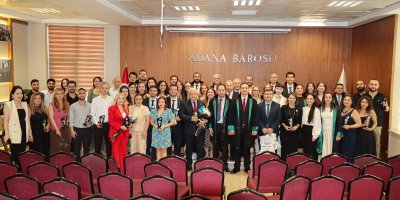 Adana Barosu tarafından 33. dönemde emek veren avukatlara plaket takdim edildi