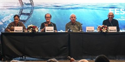 33. Uluslararası Adana Altın Koza Film Festivali'nde "Sinema ve Toplumsal Hafıza" söyleşisi yapıldı