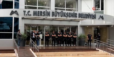 Mersin’de 3 belediyeye operasyon: Vahap Seçer’in de aralarında bulunduğu 59 kişi gözaltında