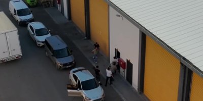 Adana’da depoya uyuşturucu baskını: Bavullardan 100 kilogram esrar çıktı