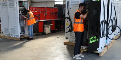 Türkiye’de elektrikli araç sayısı 465 bine dayandı