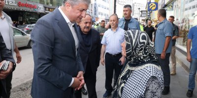 Adana Valisi Mustafa Yavuz, Sefa Özler Caddesi’nde esnaf ve vatandaşlarla buluştu