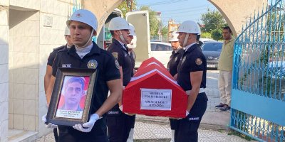 Kalp krizi sonucu hayatını kaybeden Adanalı polis memuru son yolculuğuna uğurlandı