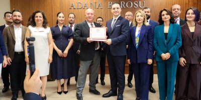 Adana Barosu Başkanlığına yeniden seçilen Av. Volkan Böke mazbatasını aldı