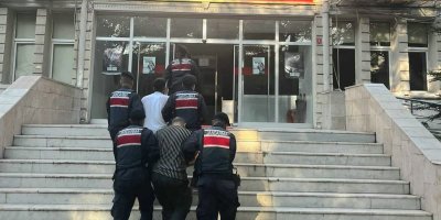 Pozantı’da yaşlıları dolandırdıkları iddia edilen 2 şüpheli yakalandı